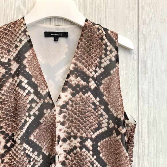 Olivaceous Snake Print V-Neck Sleeveless Blouse Medium - Picture 2 of 4
